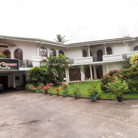 Zen Rooms Modern City Inn Negombo Eksteriør bilde