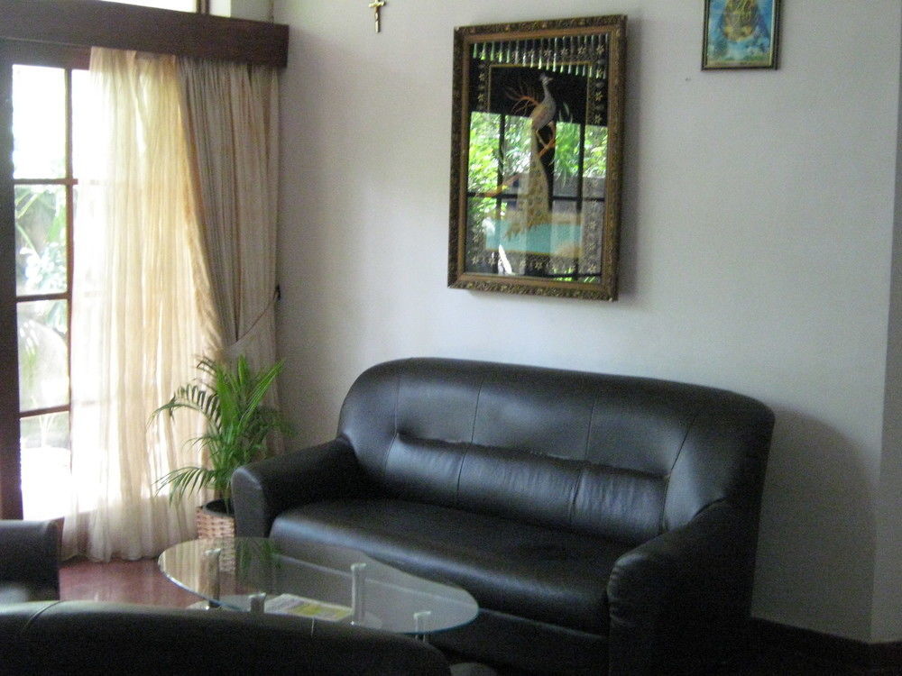 Zen Rooms Modern City Inn Negombo Eksteriør bilde