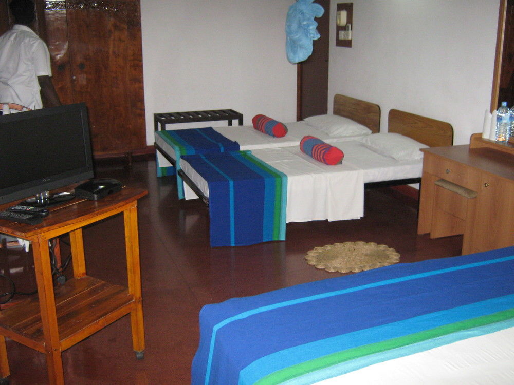 Zen Rooms Modern City Inn Negombo Eksteriør bilde