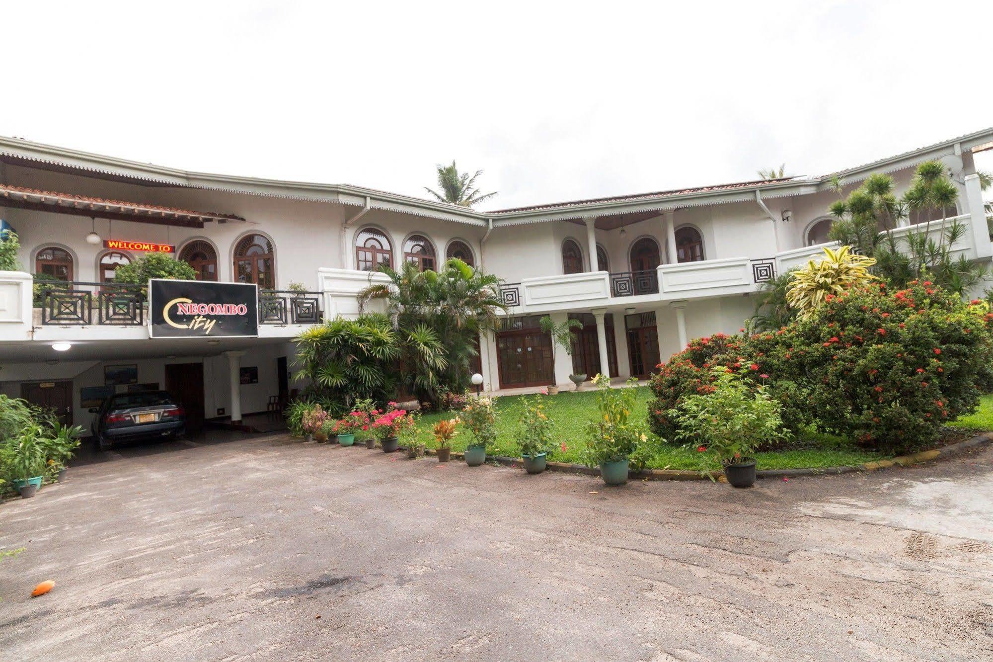 Zen Rooms Modern City Inn Negombo Eksteriør bilde