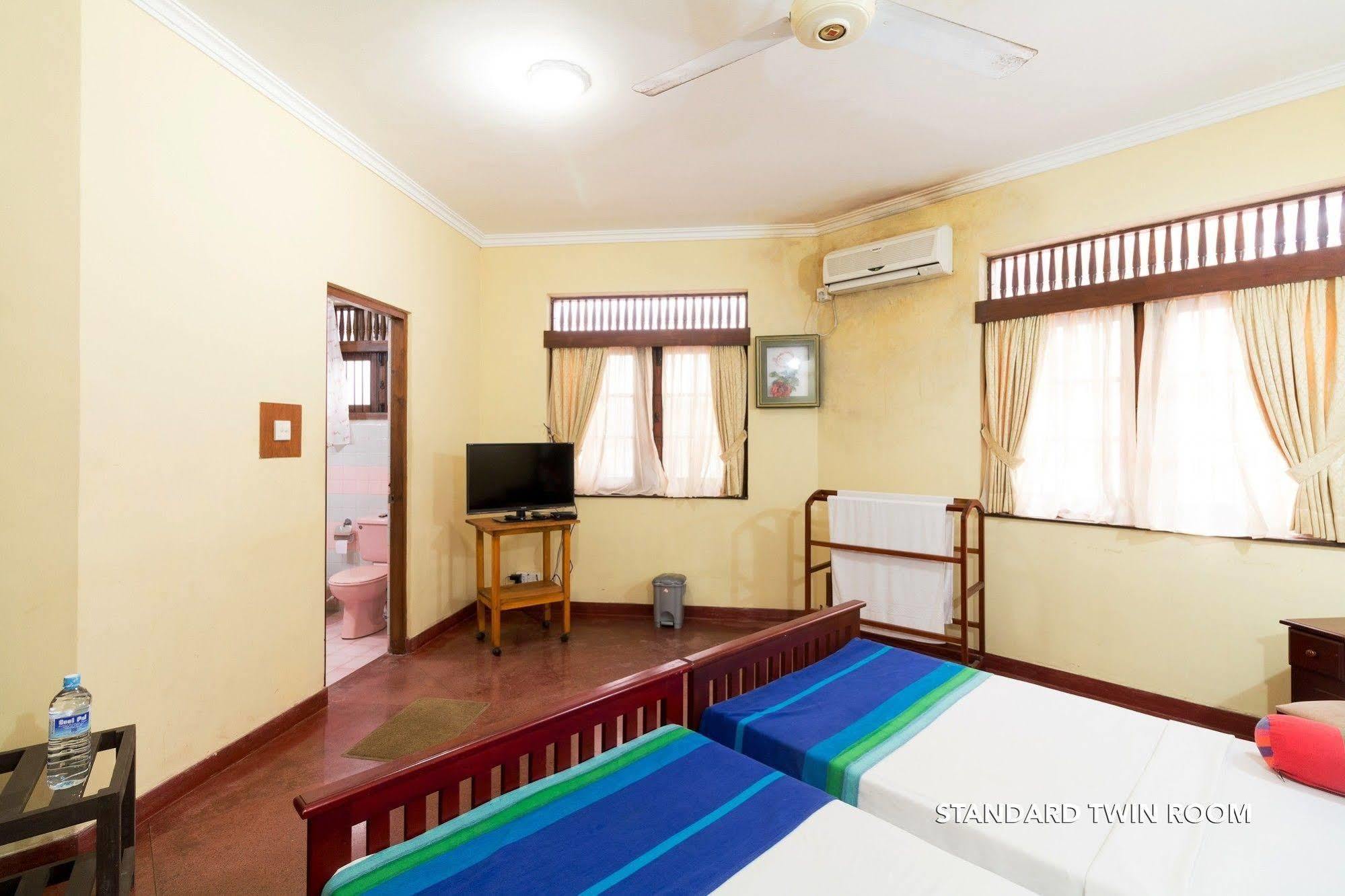 Zen Rooms Modern City Inn Negombo Eksteriør bilde