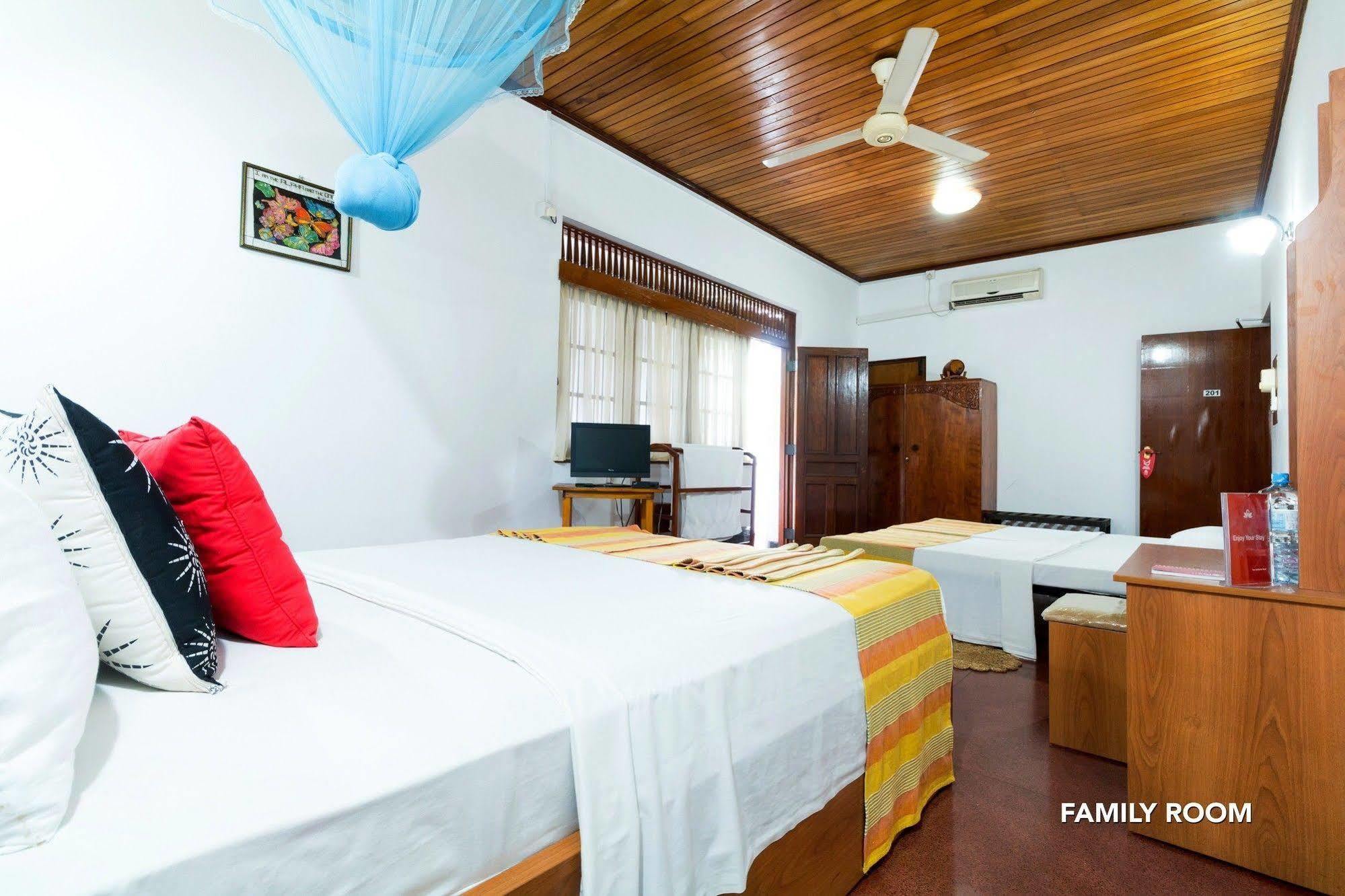 Zen Rooms Modern City Inn Negombo Eksteriør bilde