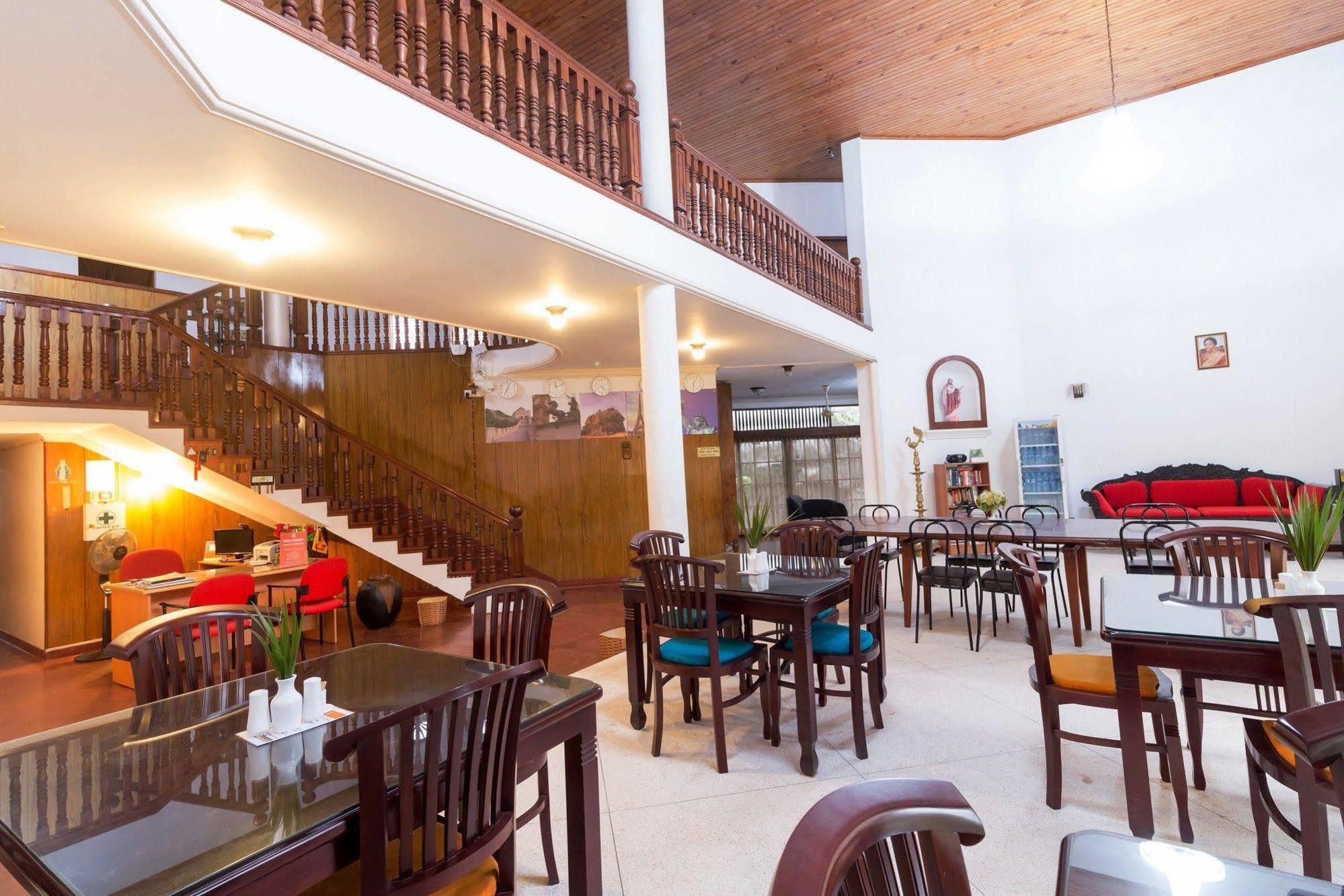 Zen Rooms Modern City Inn Negombo Eksteriør bilde