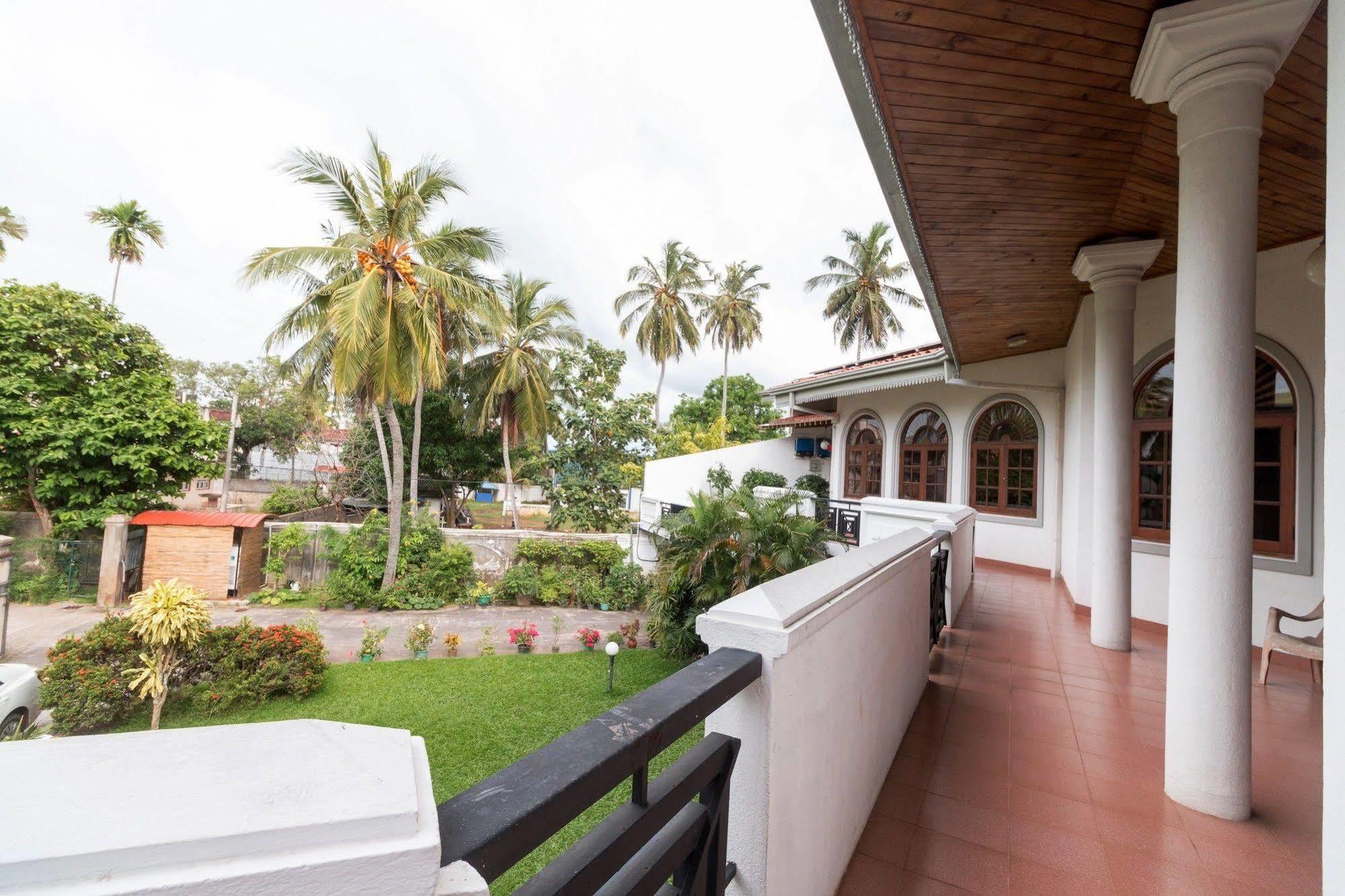 Zen Rooms Modern City Inn Negombo Eksteriør bilde